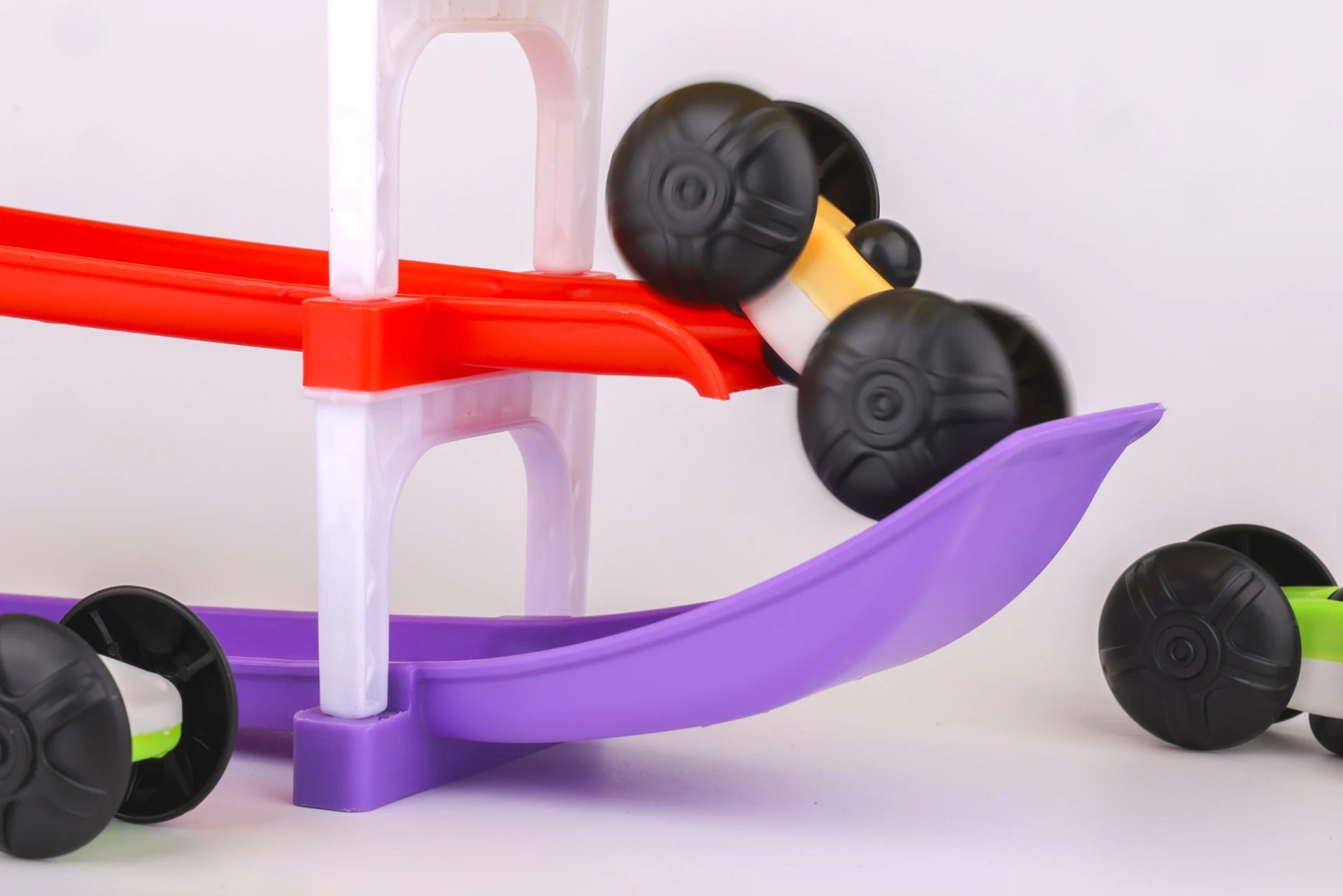 Racer Ramp Car Sliding Toy 6 ramps & 4 cars for Kids